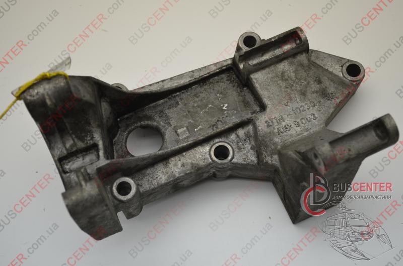 Фотография запчасти Кронштейн крепления генератора