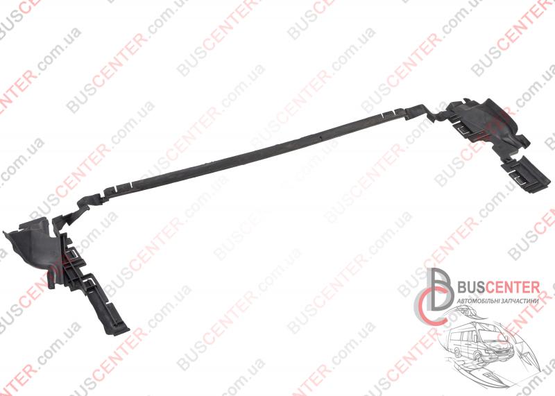 Фотография запчасти Накладка радиатора верхняя (MERCEDES W204 / W212)