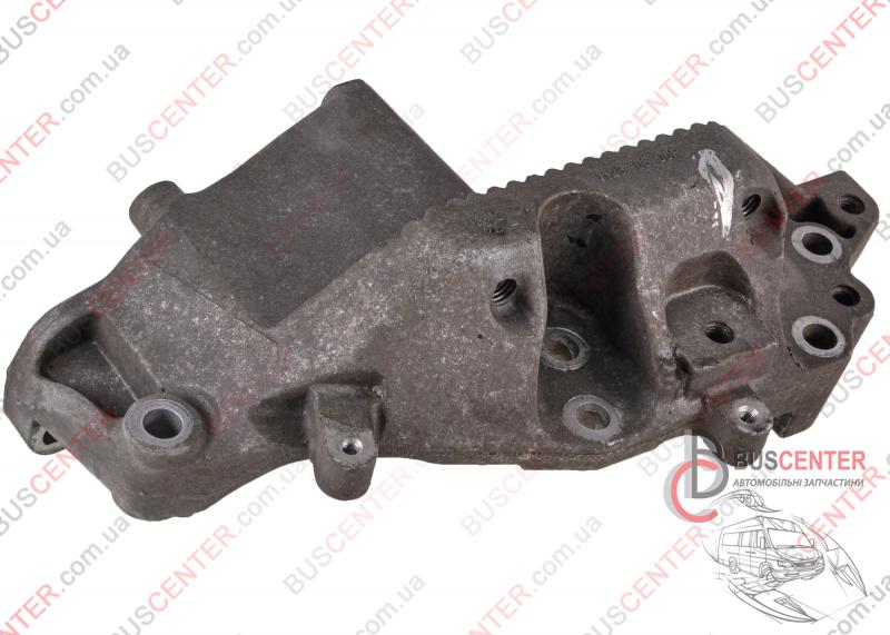 Фотография запчасти Кронштейн подушки двигателя правой