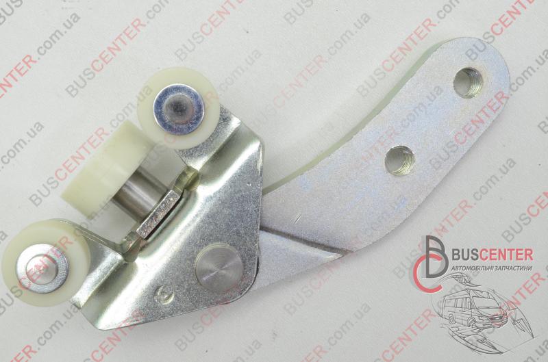 Фотография запчасти Ролик боковой правой сдвижной двери нижний с рычагом (механизм, каретка, салазка, тележка, петля, кронштейн)