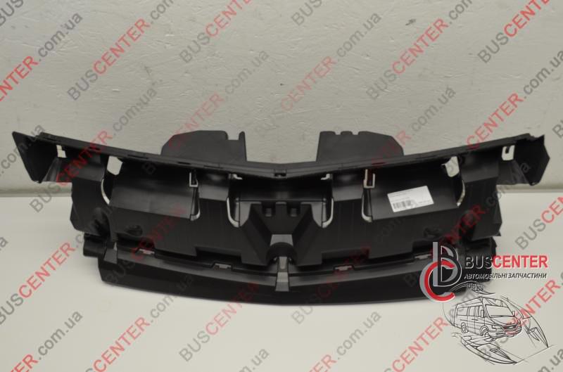 Решетка радиатора внутренняя - дефект (окуляр, телевизор, рамка (дефект - правое крепление решетки) )