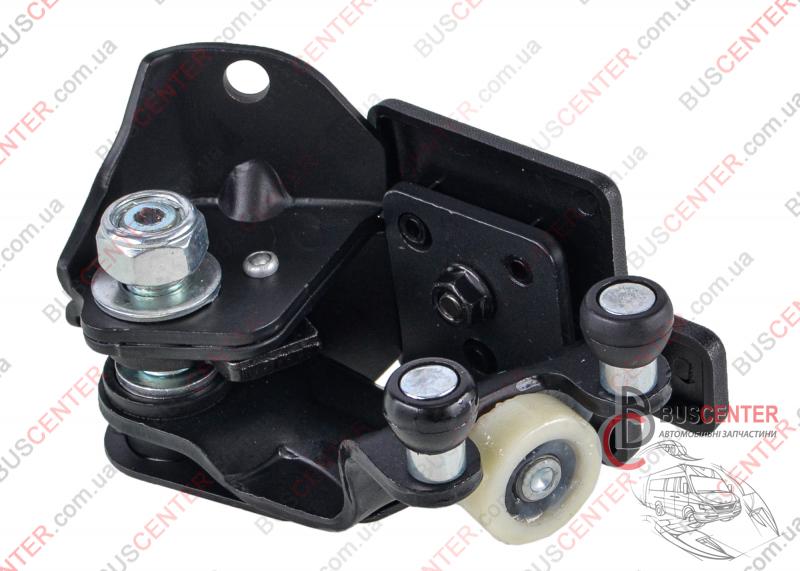 Фотография запчасти Ролик боковой правой сдвижной двери средний с рычагом (механизм, каретка, салазка, тележка, петля, кронштейн)