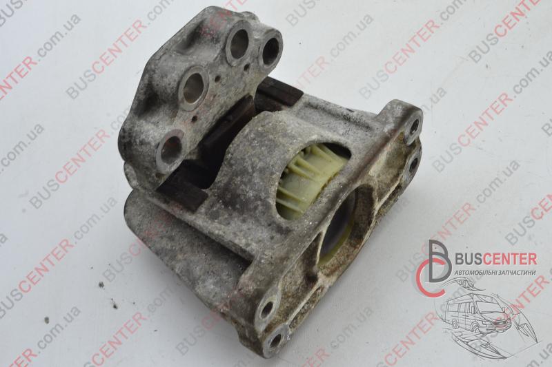 Фотографія запчастини  Подушка кріплення двигуна права ( кронштейн)