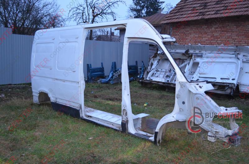 Фотографія запчастини  Боковина кузова права MAXI ( бочина, лонжерон)